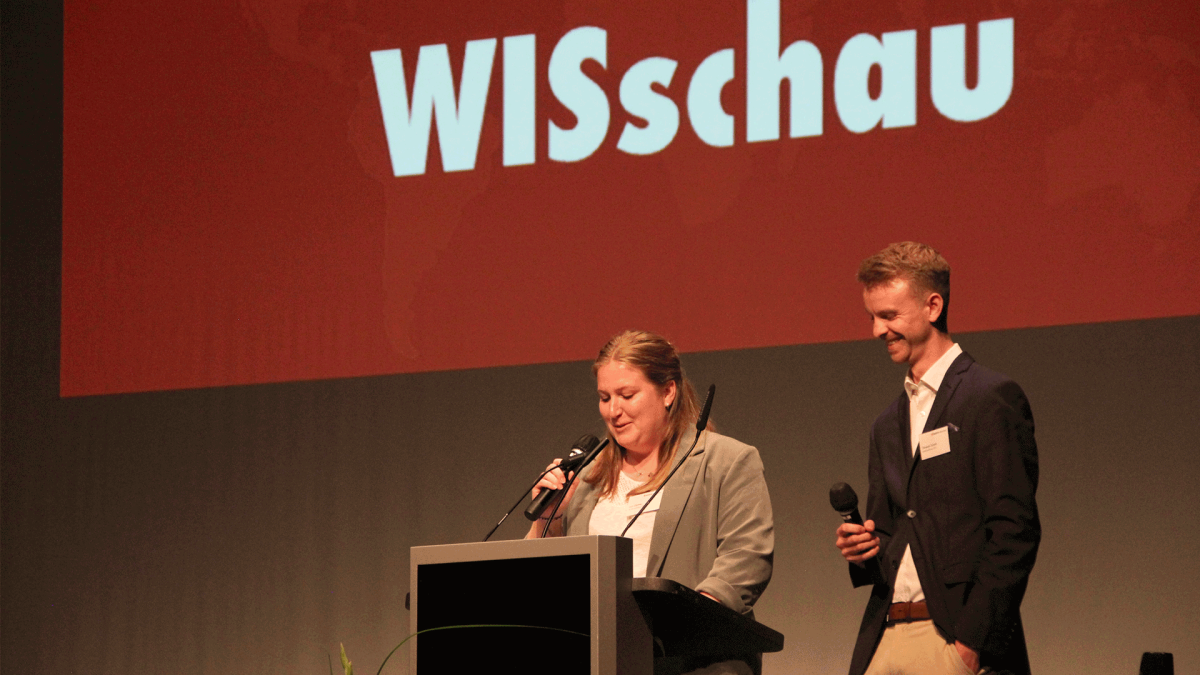 Ausbildungsjahrgang 2022 der Würth Industrie Service veranstaltet Azubishow