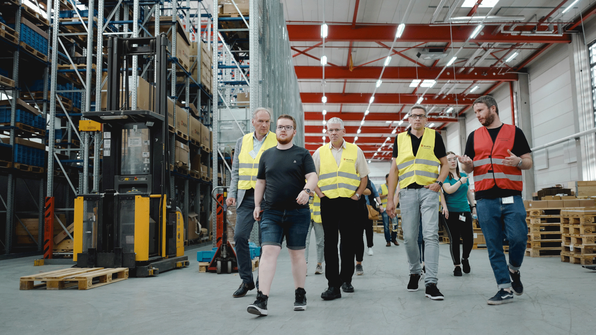 Logistikzentrum hautnah