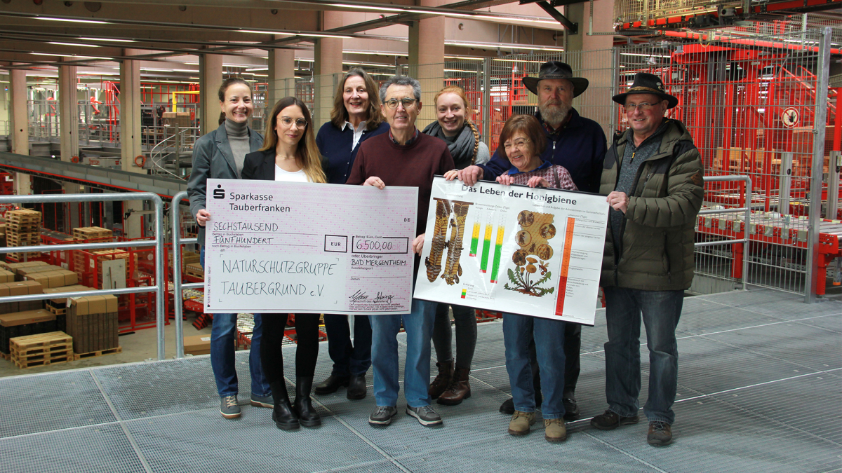 Würth Industrie Service spendet 6.500 Euro für Bienenthemenweg